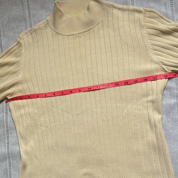 Liz Claiborne Silk Ivory Ribbed Turtleneck Sweater - Picture 12 of 13